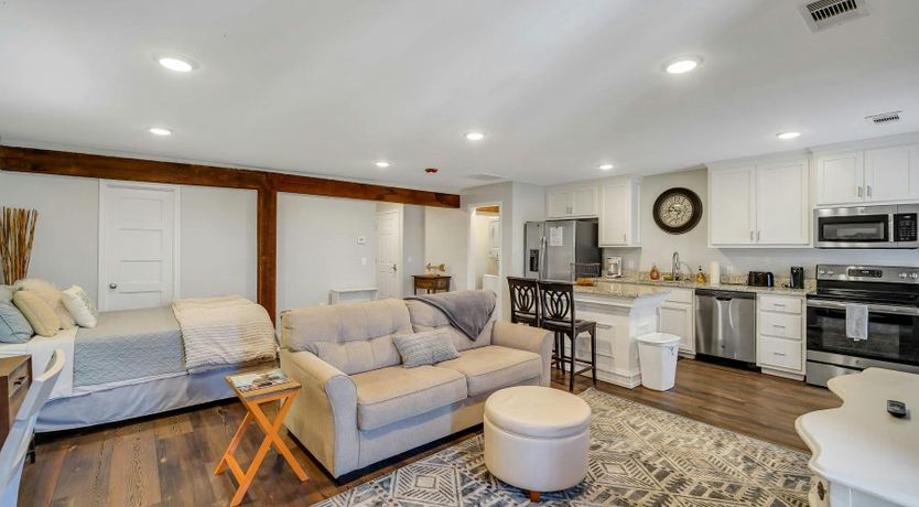 Photo of Stately Boro