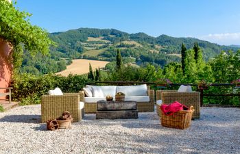 The Tuscan Flower Holiday Home