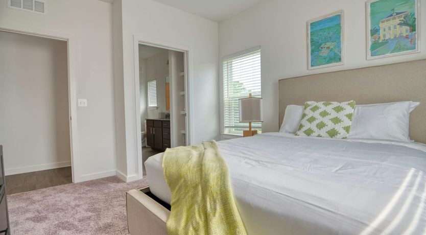 Photo of Gainesville Jewel