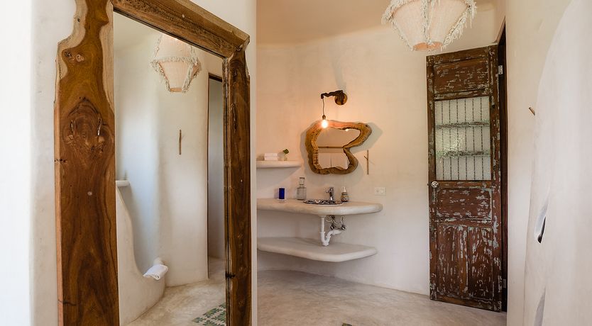 Photo of Caribbean Waters Edge