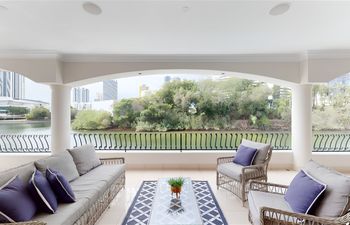 Majestic Waters Holiday Home