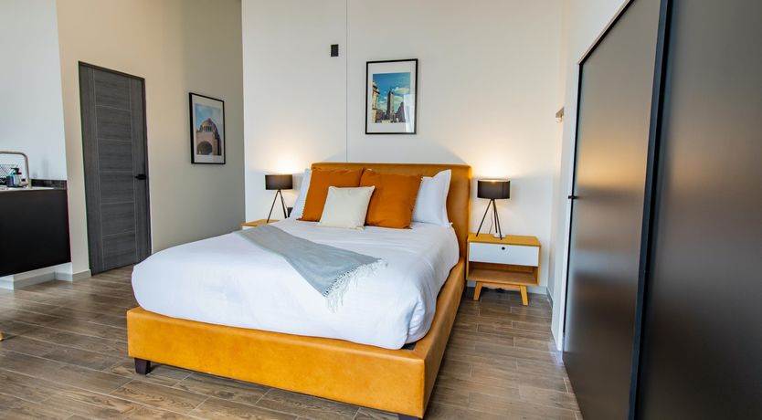 Photo of Historic Chic