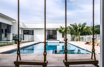 The Gilded Oak Holiday Home