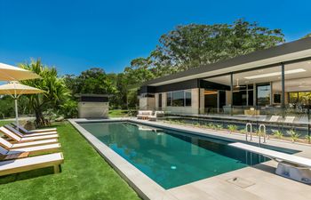 Effortless Elysium Holiday Home