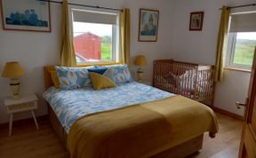 Photo of Pet paradise 6 bedhouse by sea
