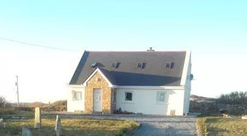 Photo of Pet paradise 6 bedhouse by sea