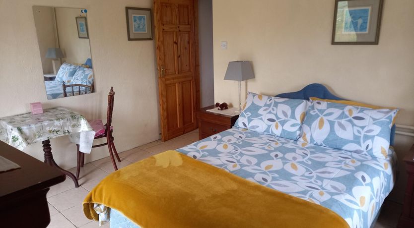 Photo of Pet paradise 6 bedhouse by sea