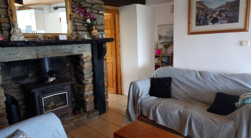 Photo of Pet paradise 6 bedhouse by sea