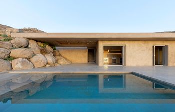 Serene in Serifos Holiday Home