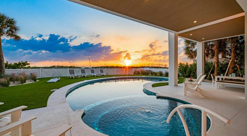 Photo of Live in Paradise