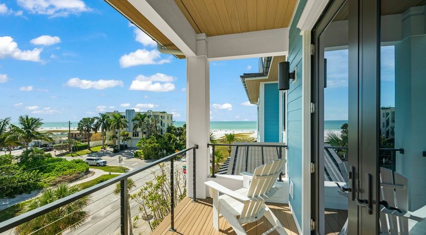 Photo of Live in Paradise