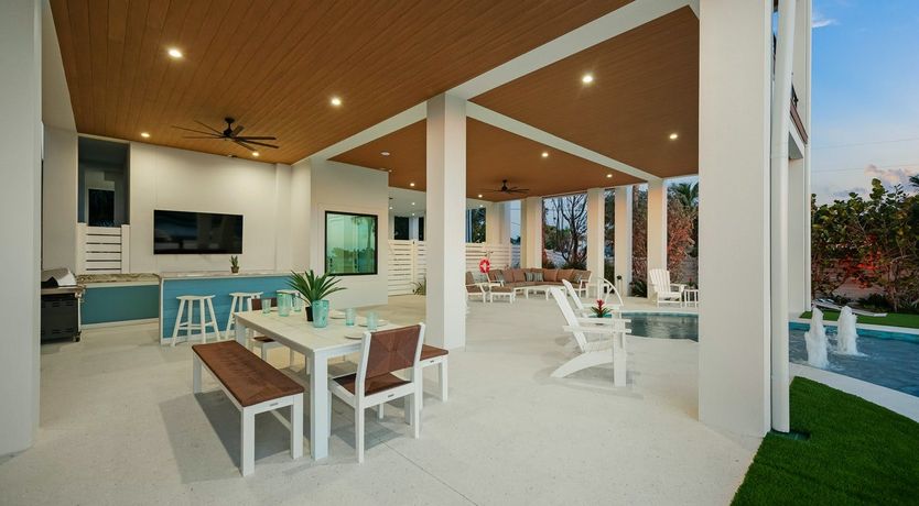 Photo of Live in Paradise