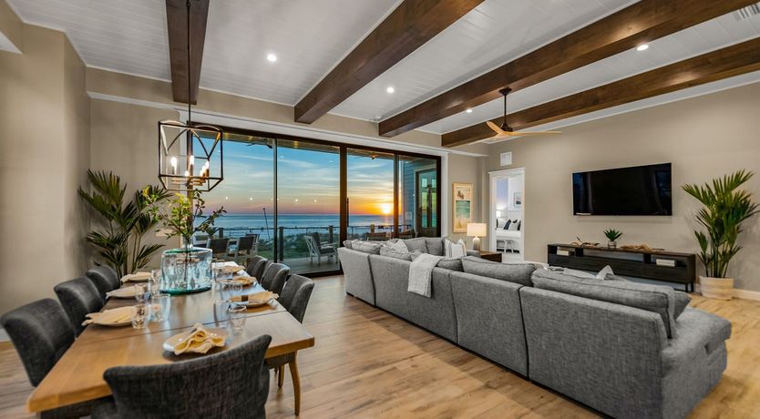 Photo of Live in Paradise