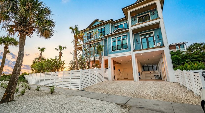 Photo of Live in Paradise