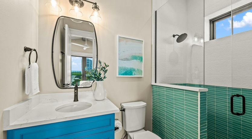 Photo of Live in Paradise