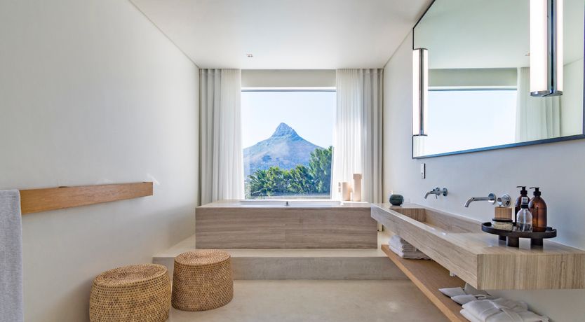 Photo of Mountain's Silhouette