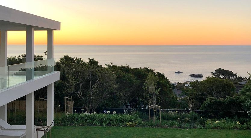 Photo of Mountain's Silhouette