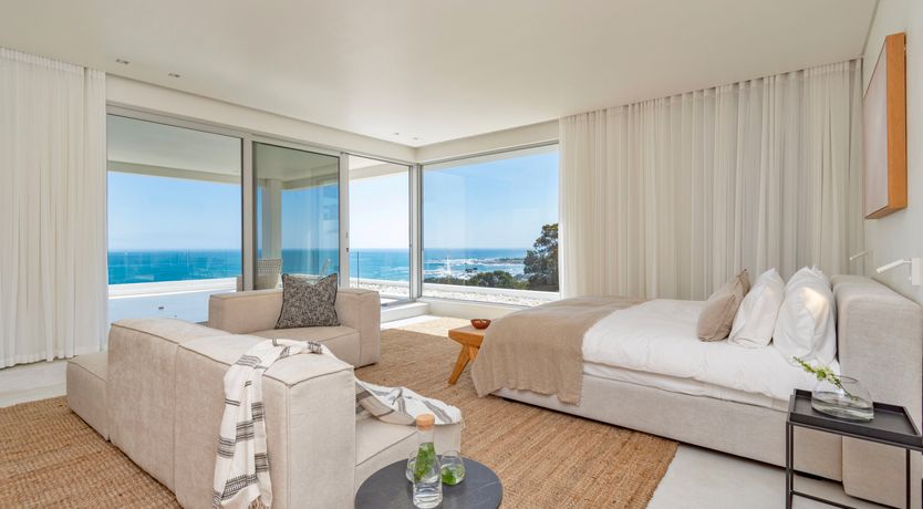 Photo of Mountain's Silhouette