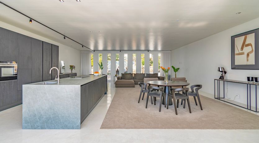 Photo of Mountain's Silhouette