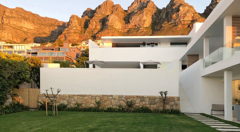 Photo of Mountain's Silhouette