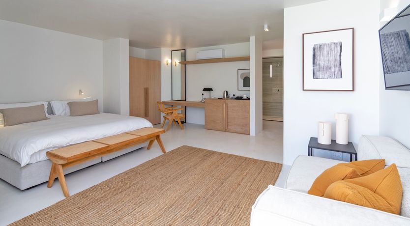 Photo of Mountain's Silhouette