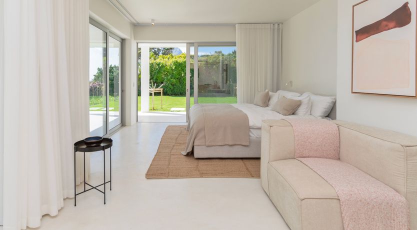 Photo of Mountain's Silhouette