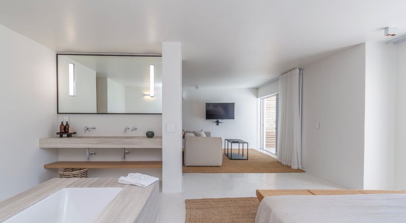 Photo of Mountain's Silhouette