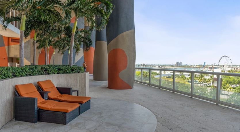 Photo of Show Miami Love