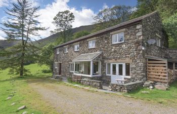 in Newlands Valley (SZ039) Holiday Home