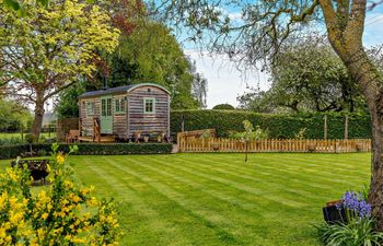 1 Bed in Tewkesbury Holiday Home