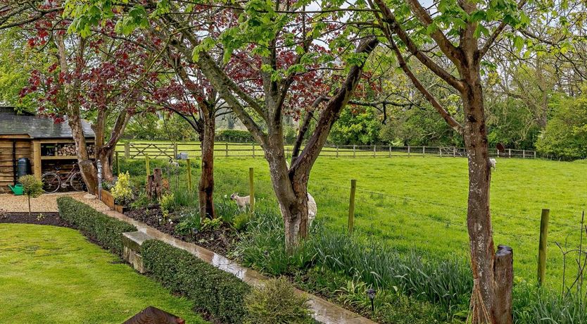 Photo of 1 Bed in Bushley