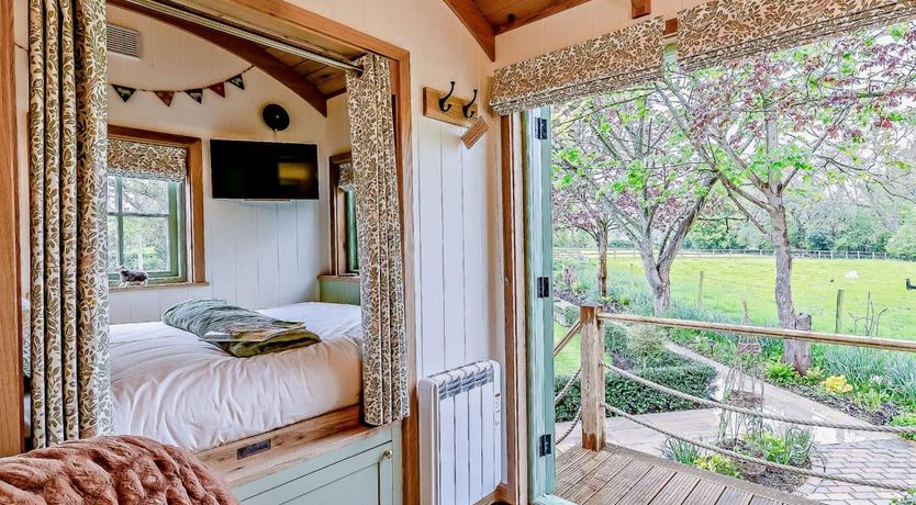 Photo of 1 Bed in Bushley