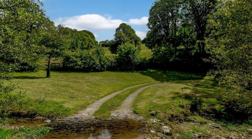 Photo of 3 Bed in Wheddon Cross