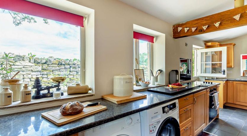 Photo of 4 Bed in Foulridge