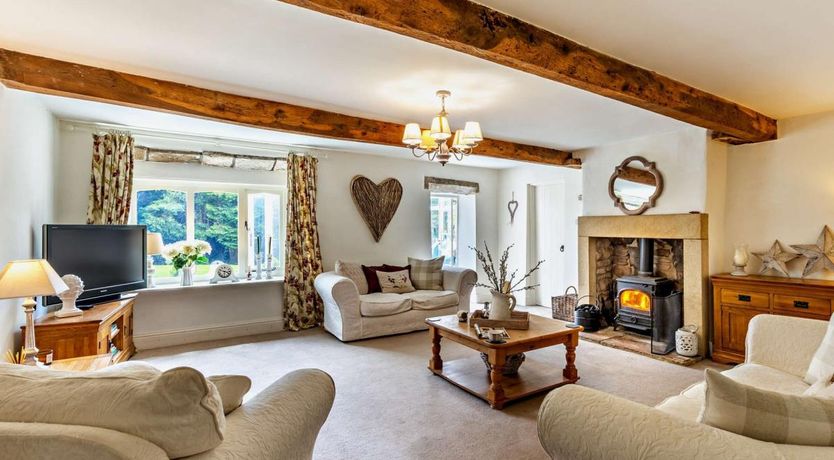 Photo of 4 Bed in Foulridge