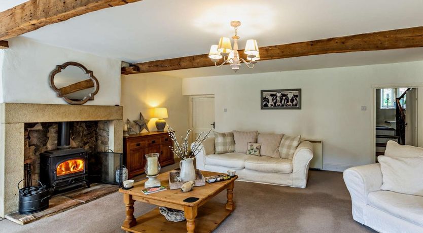 Photo of 4 Bed in Foulridge