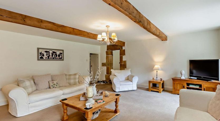 Photo of 4 Bed in Foulridge