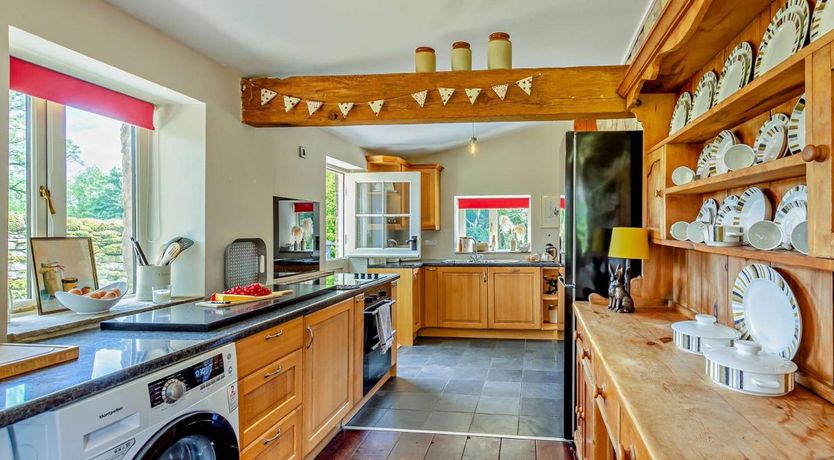 Photo of 4 Bed in Foulridge