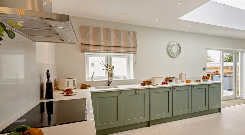 Photo of 3 Bed in Morfa Nefyn