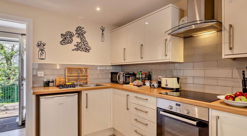 Photo of 3 Bed in Charmouth