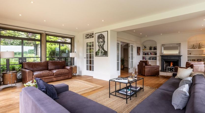 Photo of 5 Bed in Stroud