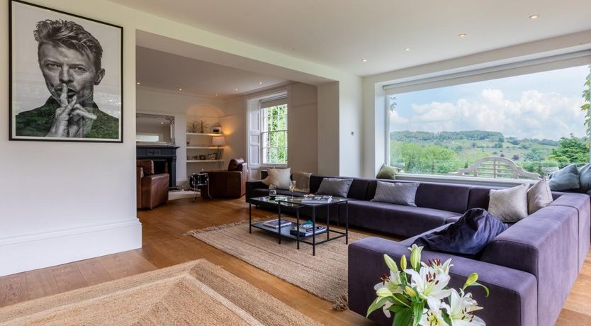 Photo of 5 Bed in Stroud