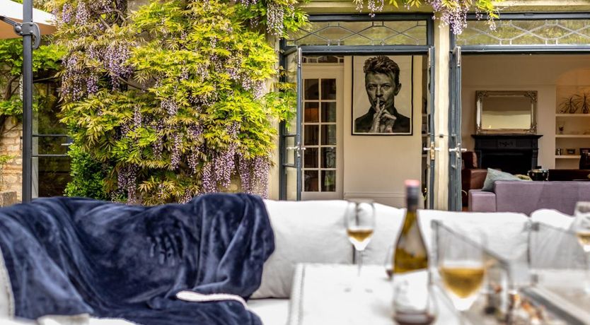 Photo of 5 Bed in Brimscombe