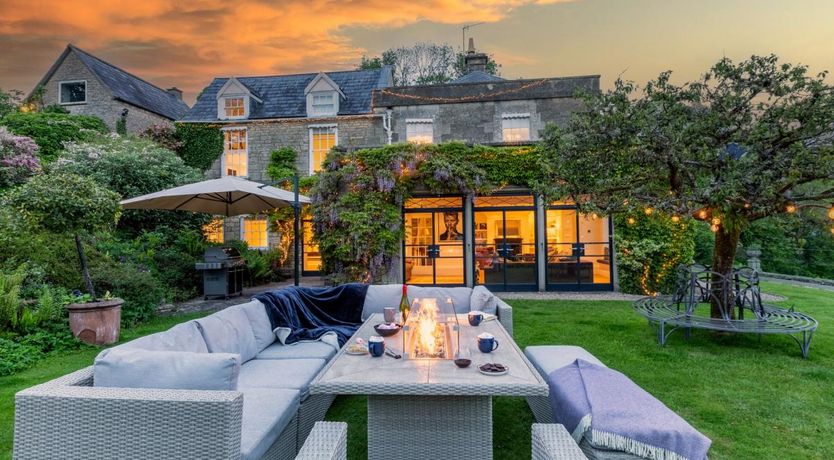 Photo of 5 Bed in Brimscombe