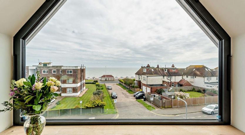Photo of 2 Bed in Bexhill-on-Sea
