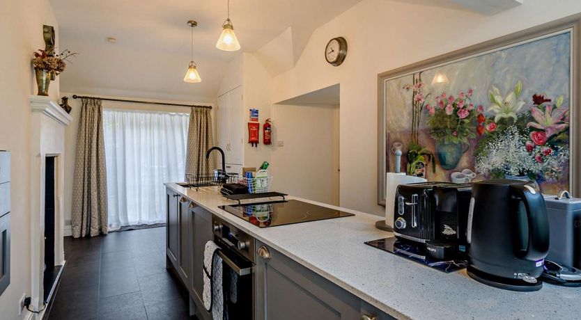 Photo of 2 Bed in Lakeside