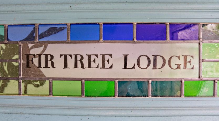 Photo of 2 Bed in Lakeside