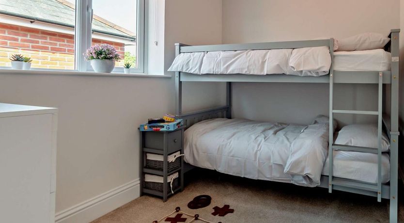 Photo of 4 Bed in Ryde