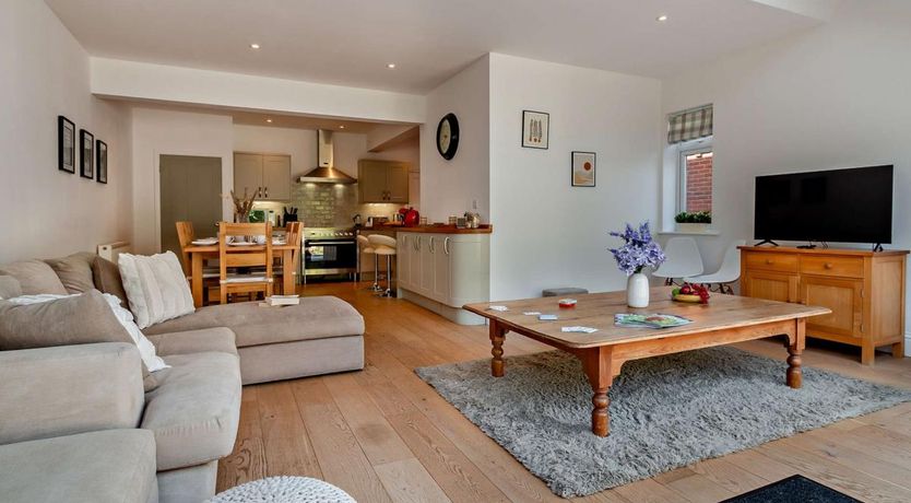 Photo of 4 Bed in Ryde