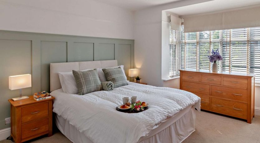 Photo of 4 Bed in Ryde